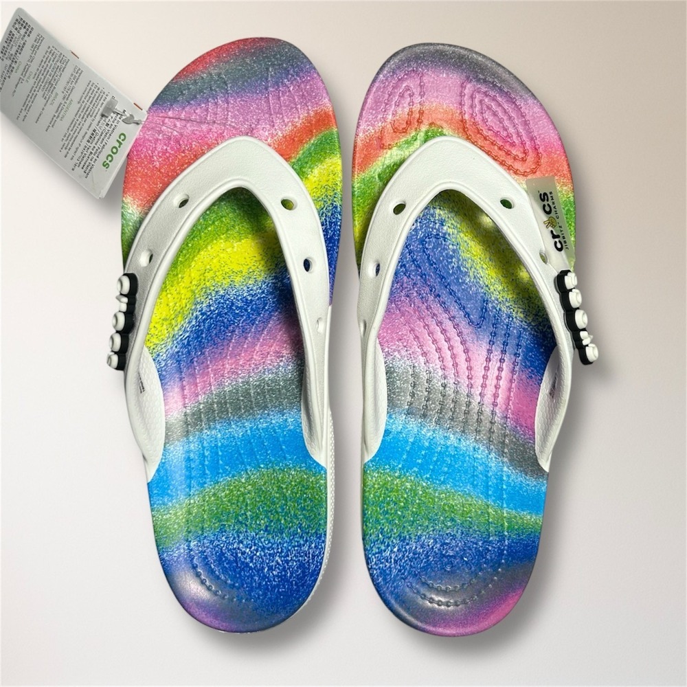 NWT Crocs Classic Flip Rainbow White Spray Tie Dye Sandals Men's 6 Beach Travel - Picture 3 of 6